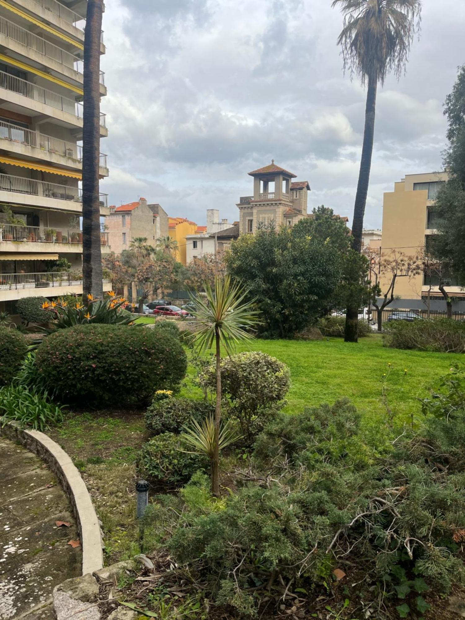 Appartement Douillet En Ville Αζάτσιο Εξωτερικό φωτογραφία